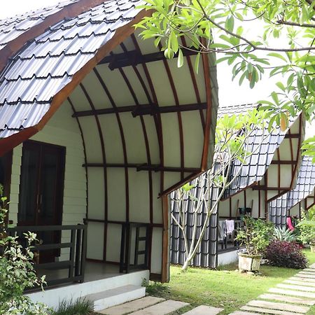 Gino'S Place - Guest House & Jungle Trekking Bukit Lawang Exterior foto