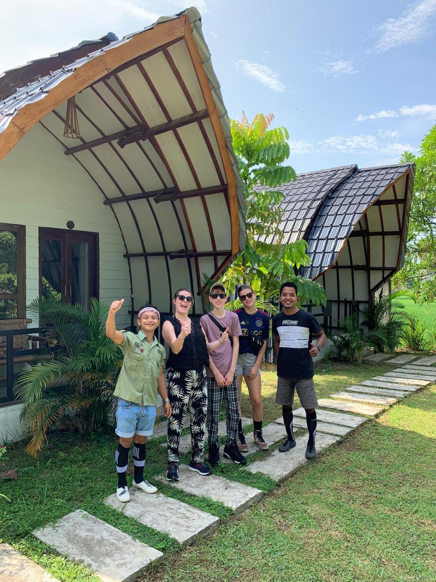 Gino'S Place - Guest House & Jungle Trekking Bukit Lawang Exterior foto