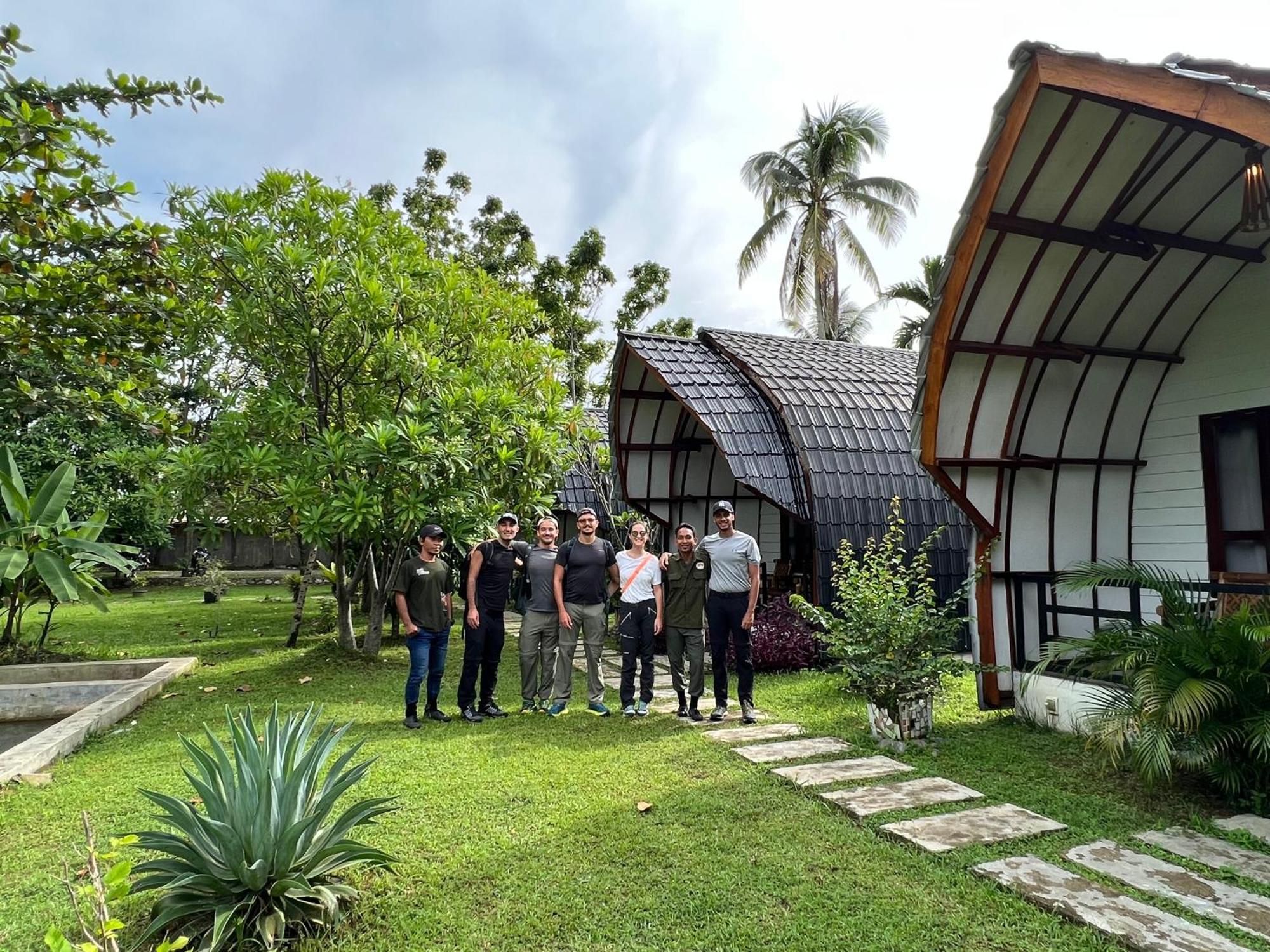 Gino'S Place - Guest House & Jungle Trekking Bukit Lawang Exterior foto